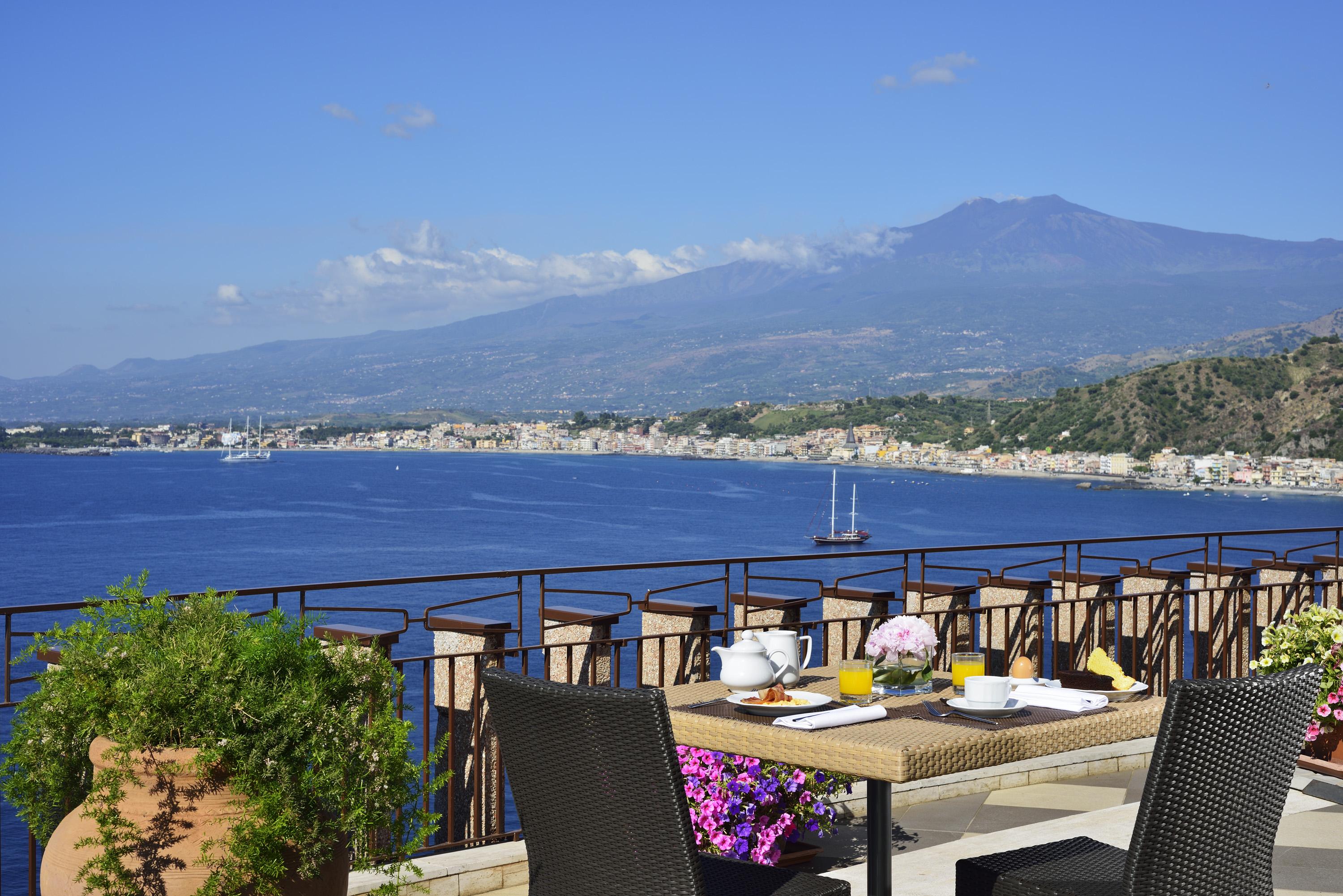 Unahotels Capotaormina Exterior foto